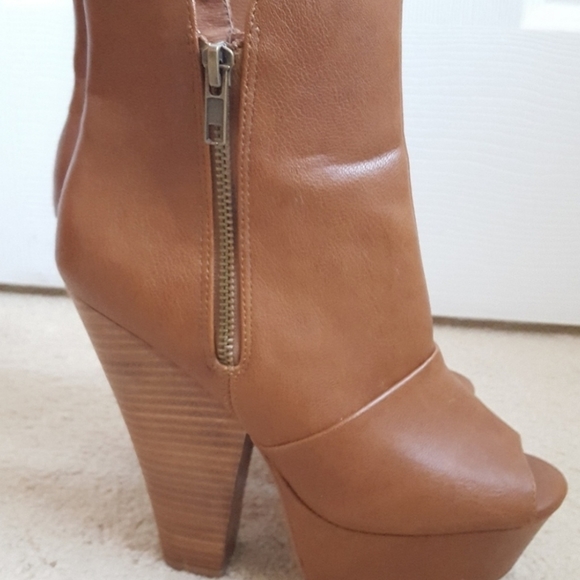 Steve Madden 7 Cognac Whiskey Booties Wedges - Picture 2 of 4